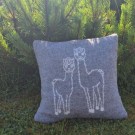 Pynteputetrekk i ull med alpakkamotiv 40×40 cm, grå thumbnail