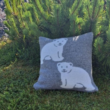 Pynteputetrekk i ull med bjørnemotiv 40×40 cm, grå